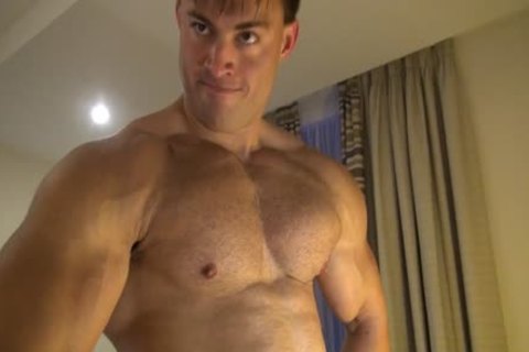 TM Muscle Worship