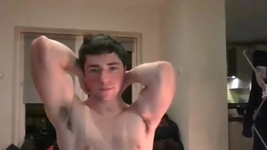 pretty guy Showing His 10-Pounder To His Fans On webcam