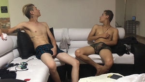 BarebackLatinoz: Dominic stroking in shower