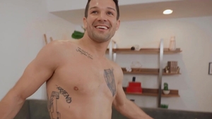 Sean Cody: Muscled american gay Drew likes cleanest spitting
