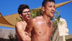 That pleasing bare Bottom Sure Knows How To Satisfy A big cock