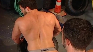 Hot House: Andreas' Massive Meat Fills Vince