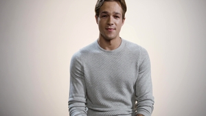 How Men Orgasm: Brunette Jocks His Big Dick